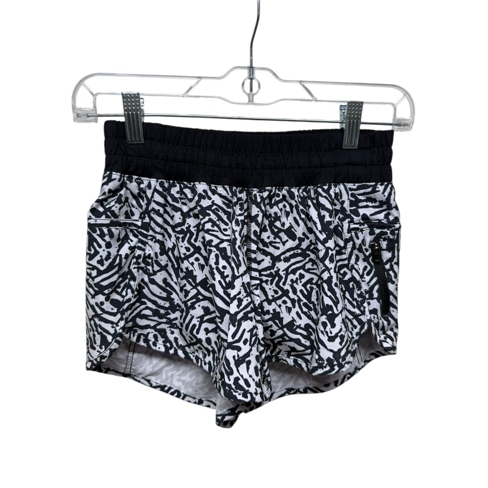 Lululemon Tracker Short 4" Women Sz 4 Black White Animal Print Running Athletic